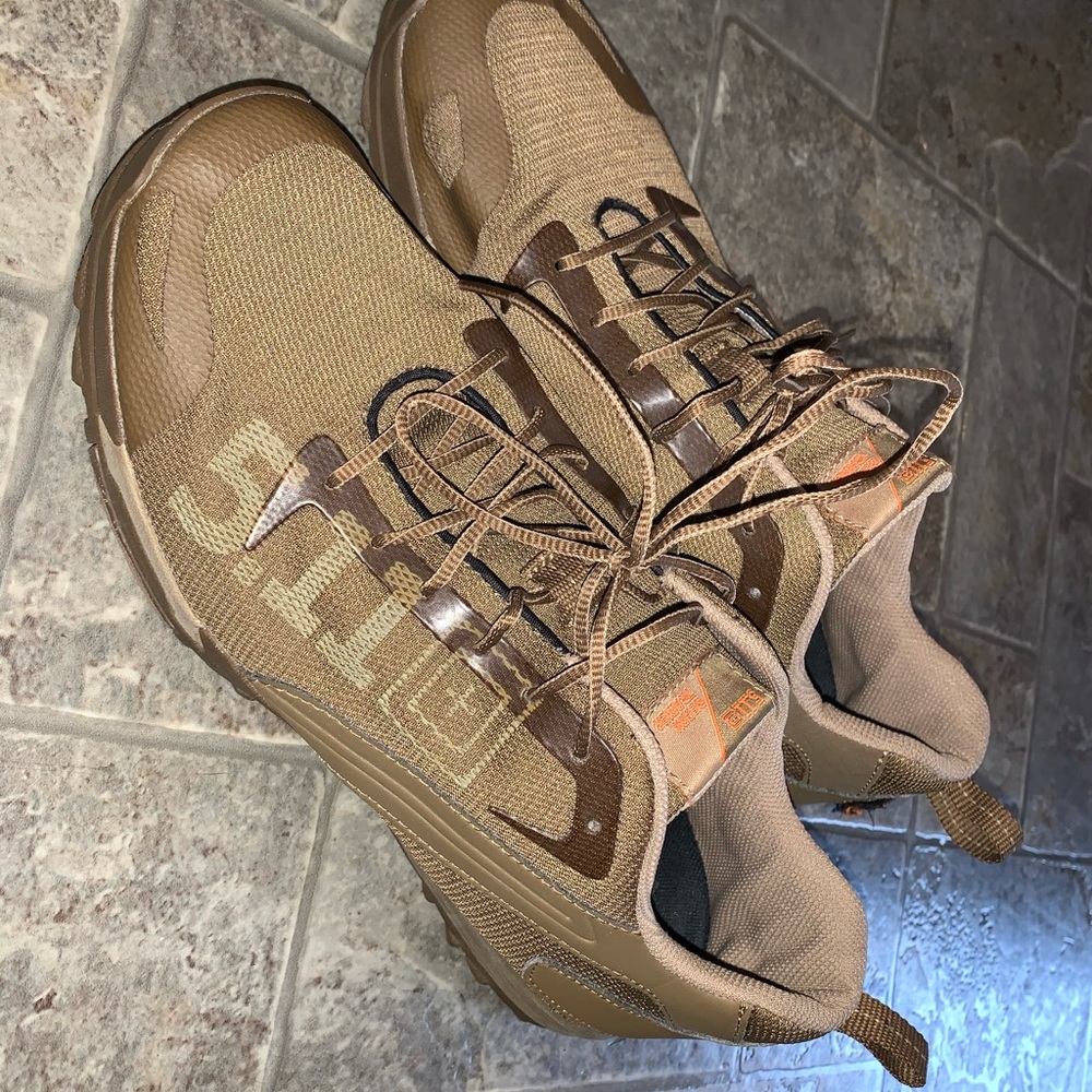 5.11 Recon Trainer